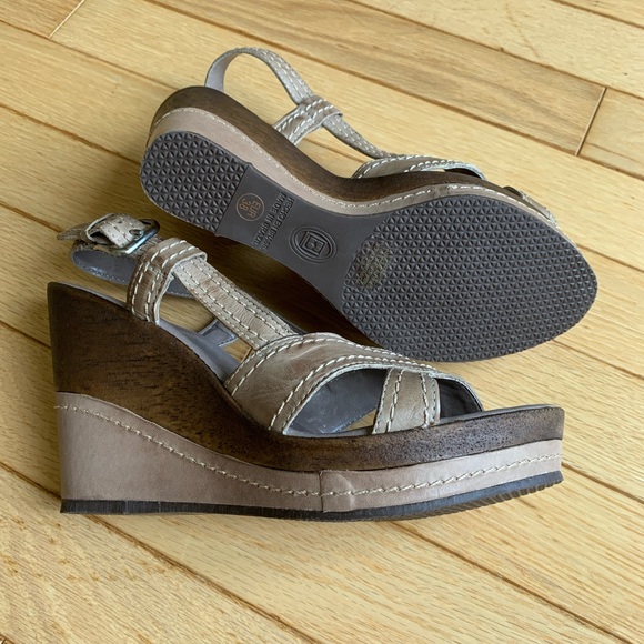 Bos & Co Taupe Leather Wedge Heel Sandal - Picture 2 of 6